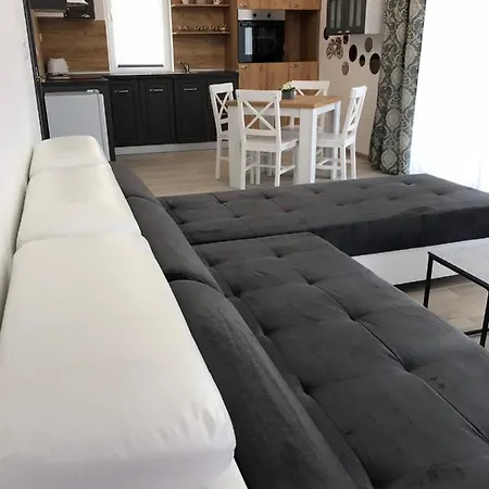 Raya Apartman
